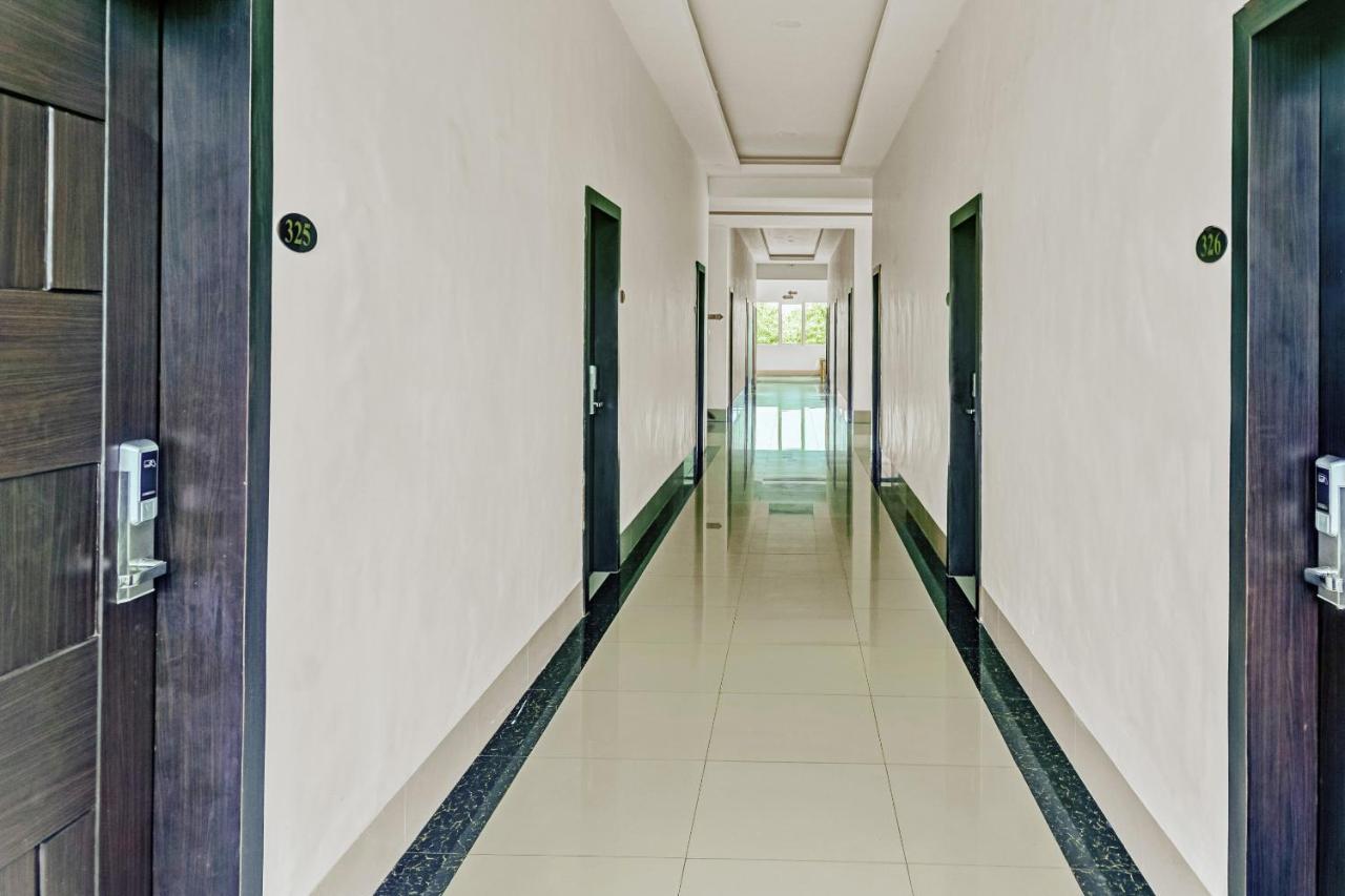Kirei Hotel Bantaeng エクステリア 写真
