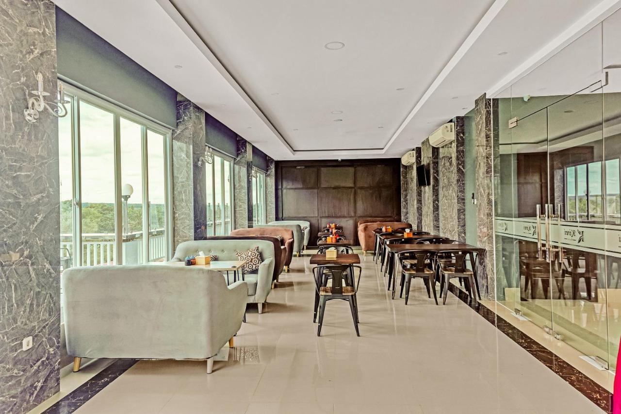 Kirei Hotel Bantaeng エクステリア 写真