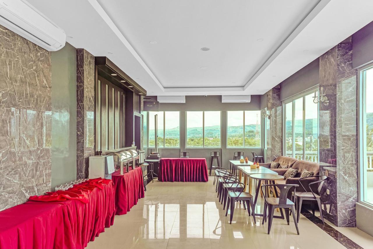 Kirei Hotel Bantaeng エクステリア 写真