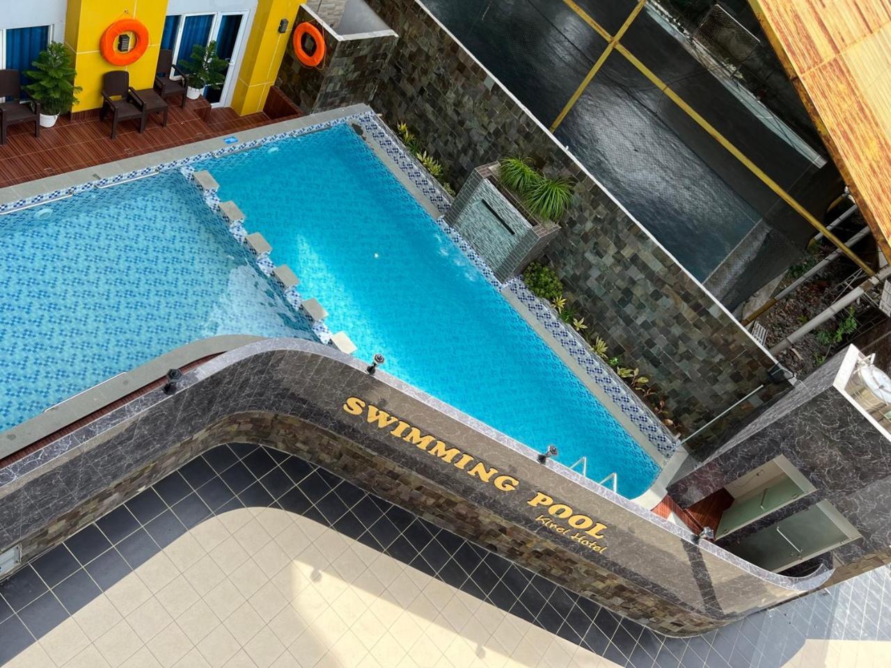 Kirei Hotel Bantaeng エクステリア 写真