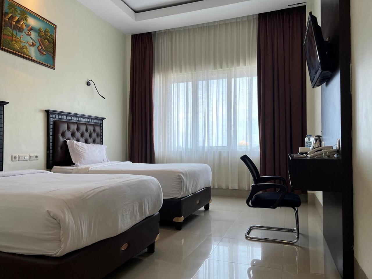 Kirei Hotel Bantaeng エクステリア 写真