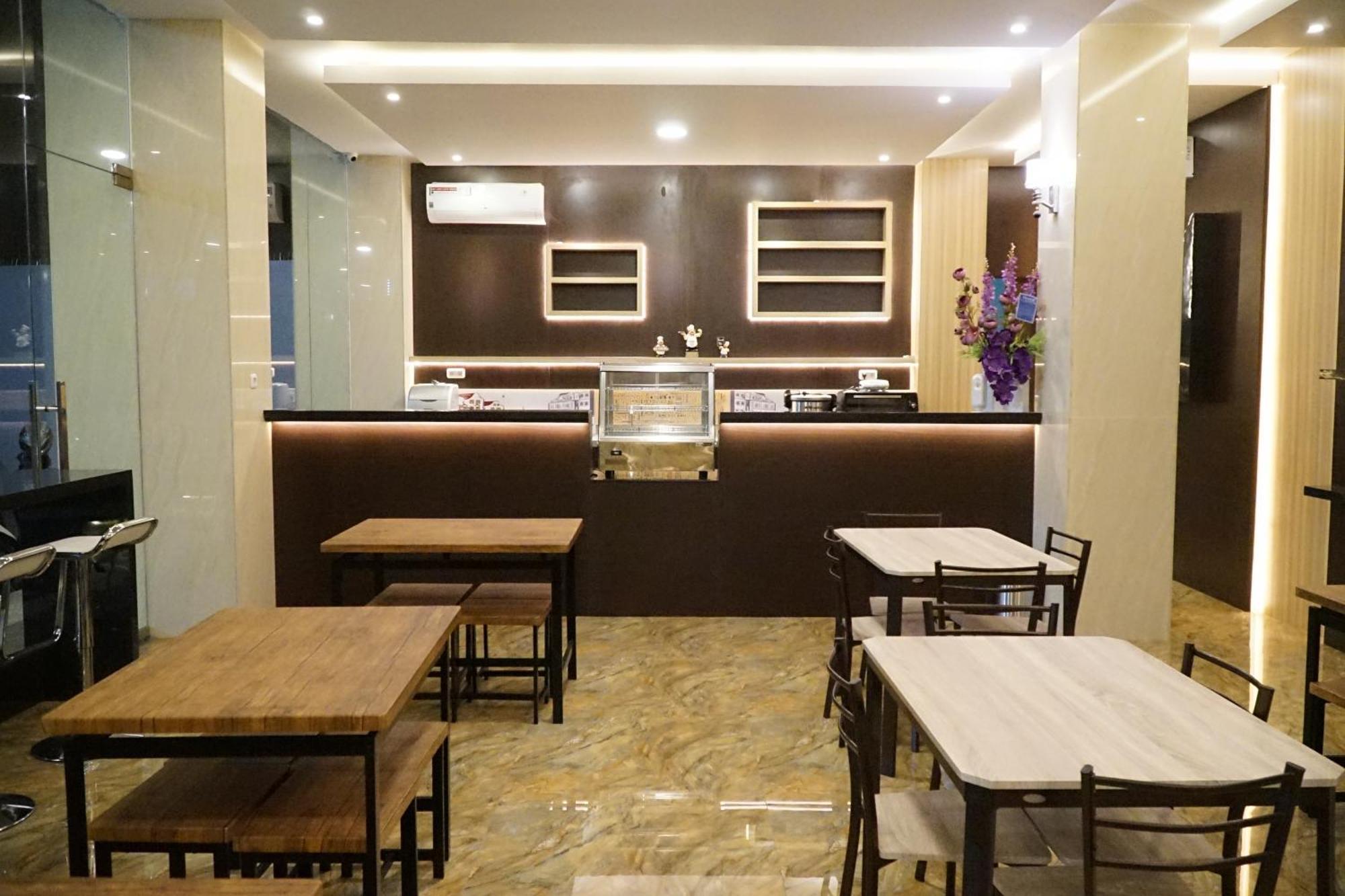 Kirei Hotel Bantaeng エクステリア 写真
